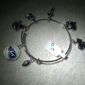 Tennessee Titans NFL Custom Expandable Charm Bracelet